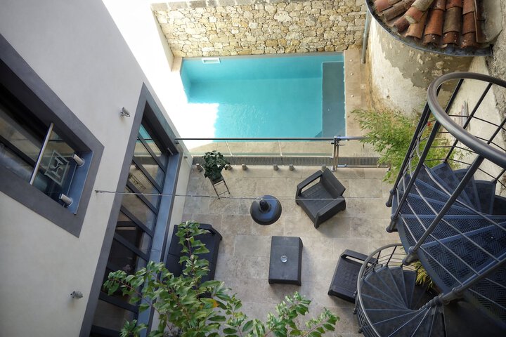 Pool 68 of 90