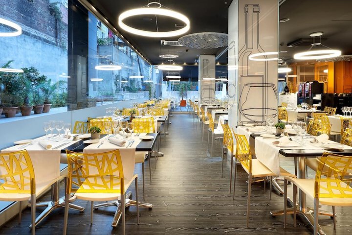 Dining 68 of 112