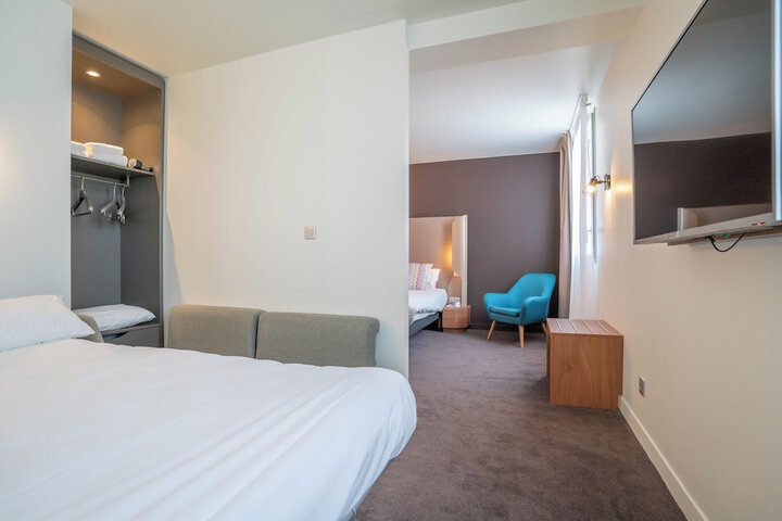 Room 16 of 33