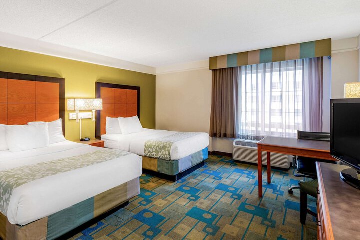 Double Accessible King Size Bed (9 of 10)