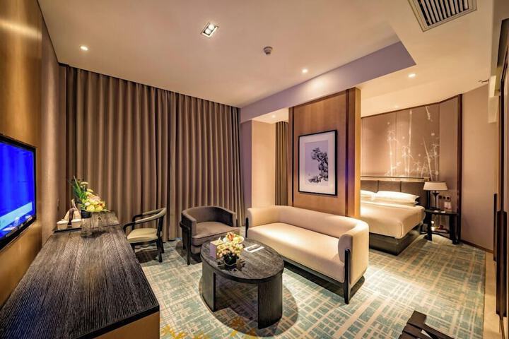 Room 16 of 46