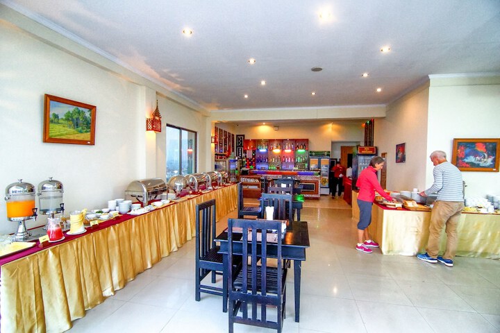 Breakfast/Coffee Service 116 of 153