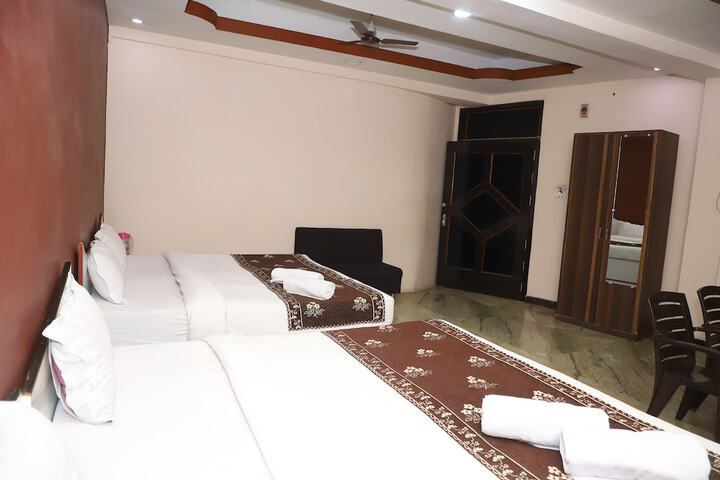 Room 17 of 40