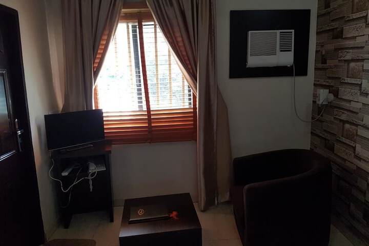 Room 7 of 16