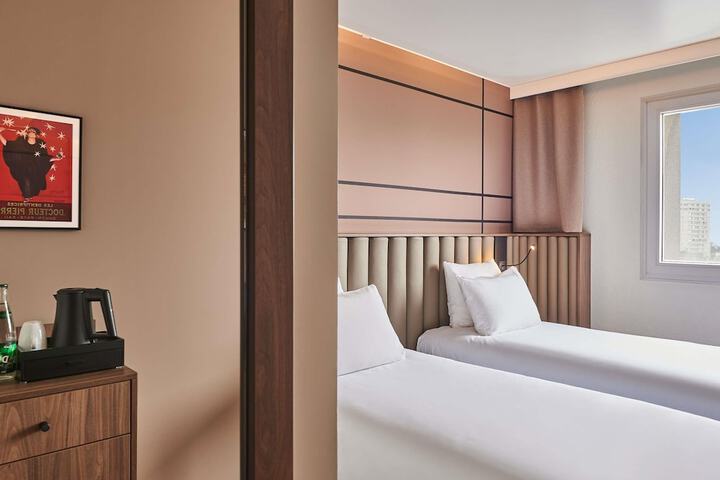 Room 30 of 60