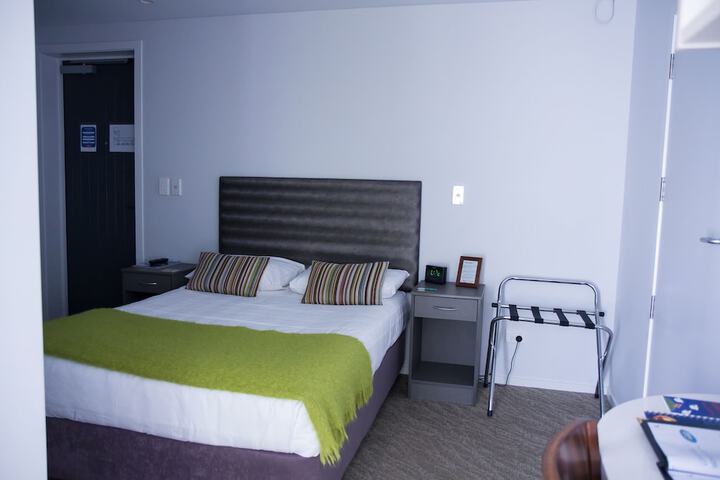 Room 5 of 78