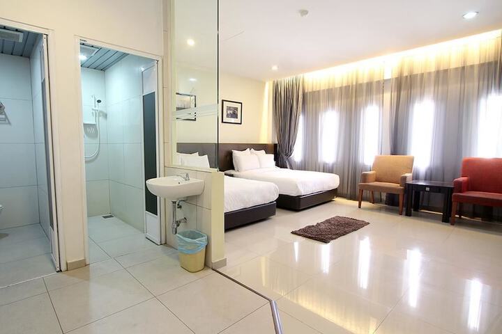 Room 11 of 29