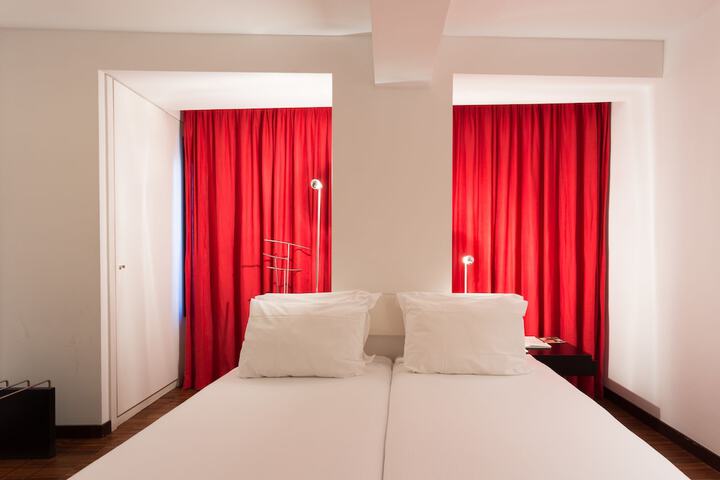 Room 5 of 36