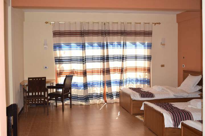 Room 3 of 28