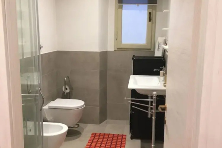 Room 7 of 11