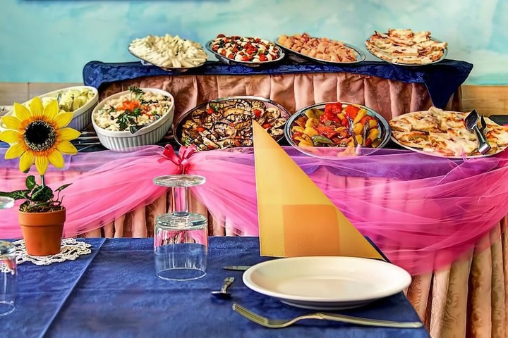 Dining 11 of 21