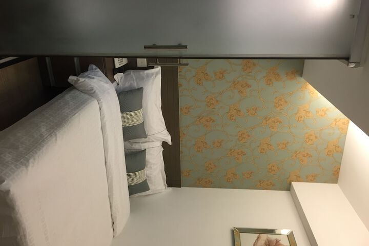 Room 13 of 49