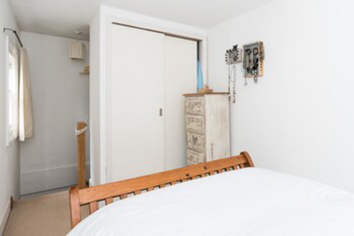 Room 11 of 21