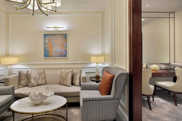 Ballroom/Hall 142 of 157