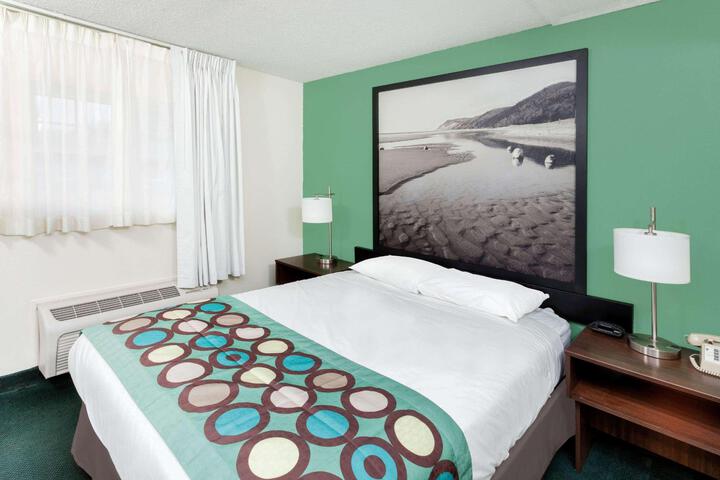 2 Double Beds Accessible Room First Floor Exterior Corridor (2 of 4)