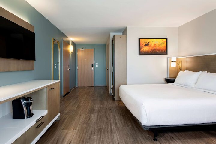 Room 14 of 34