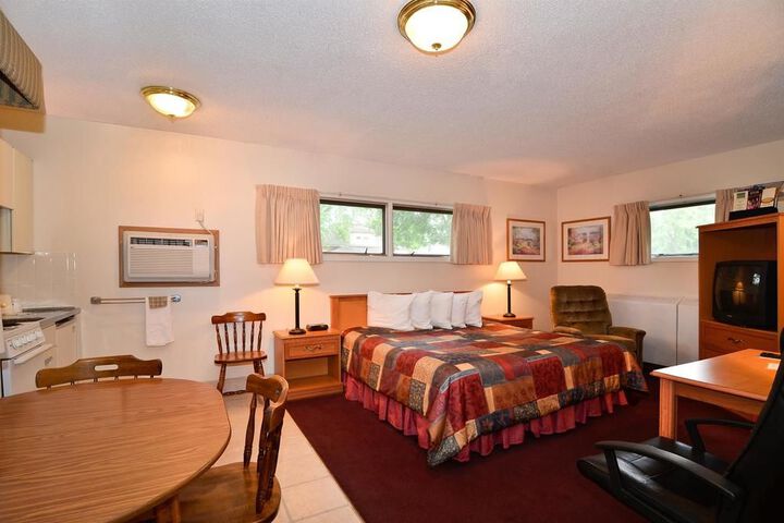 Room 13 of 36
