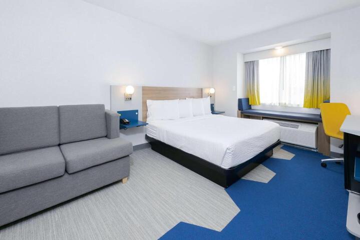 1 Queen Bed (22 of 22)