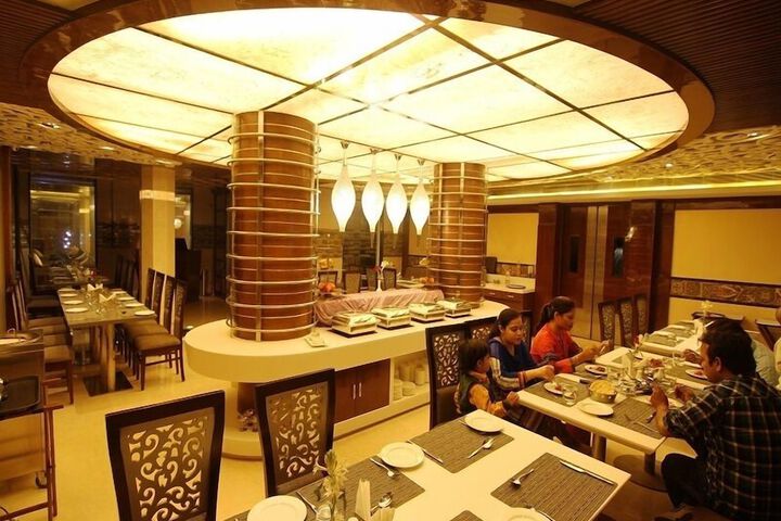 Dining 62 of 63
