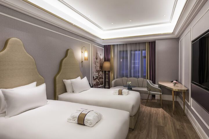Room 3 of 35