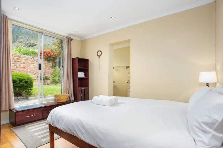 Room 2 of 16