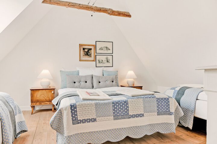 Room 3 of 61