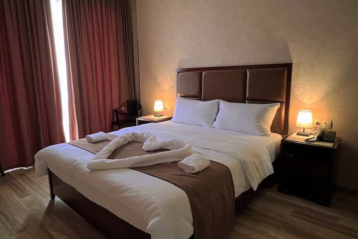 Room 21 of 42
