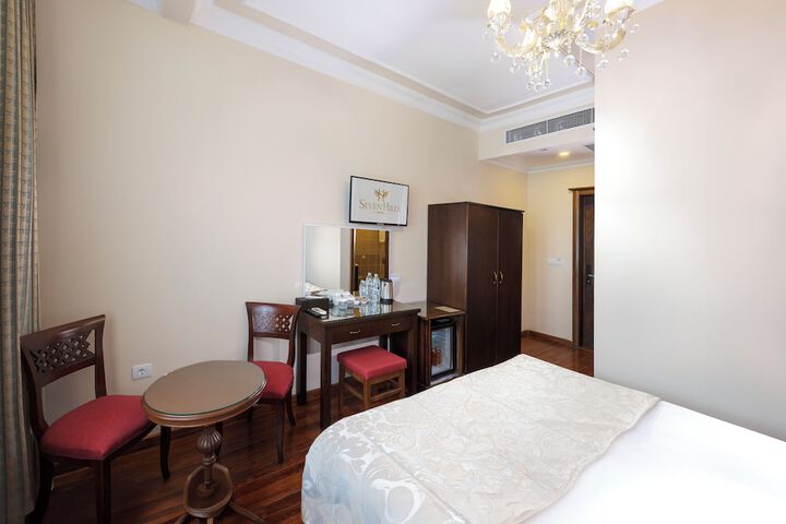 Room 42 of 87