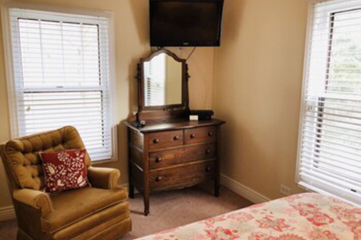 Room 105 of 111