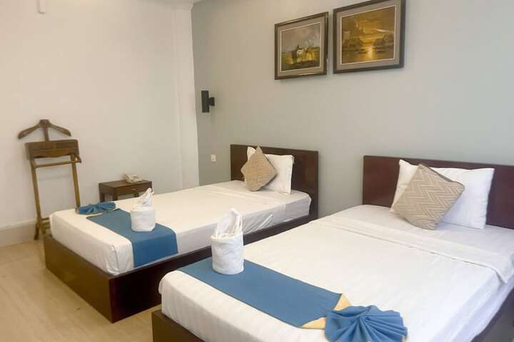 Room 46 of 100