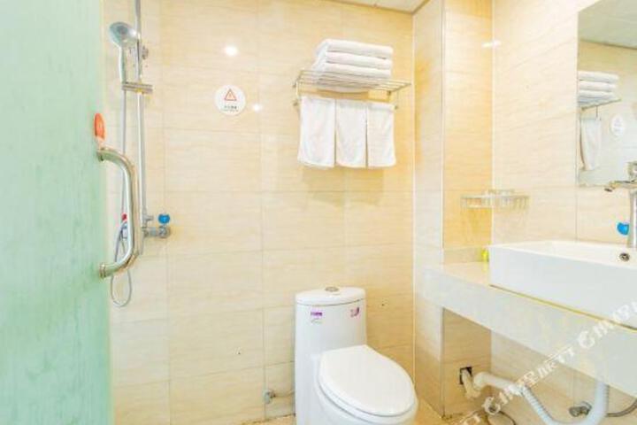 Shanghua Holiday Hotel
