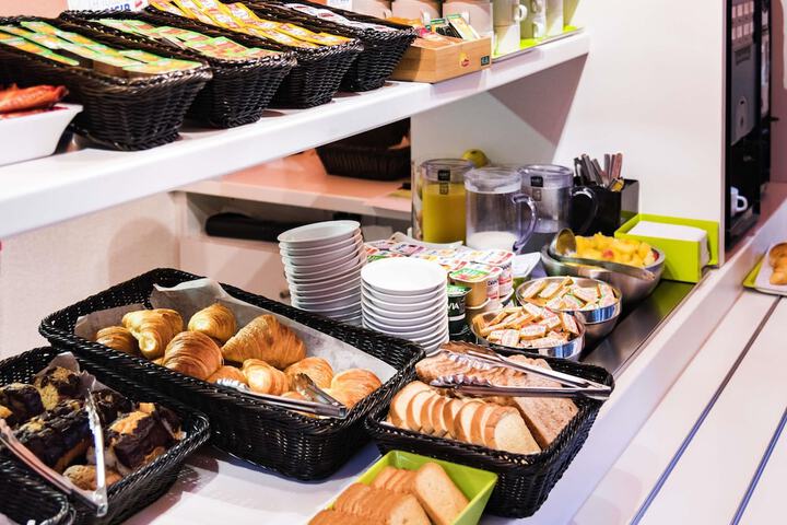 Breakfast/Coffee Service 18 of 28