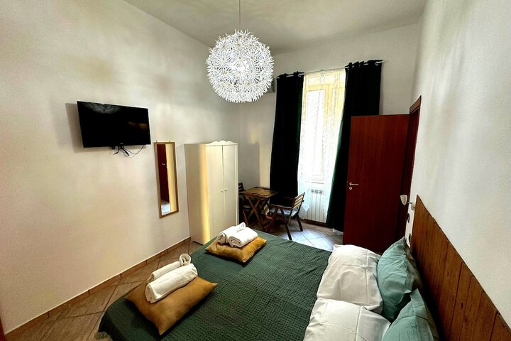 Room 2 of 16