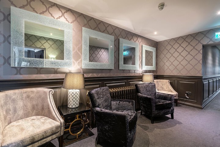 Entrance & Lobby