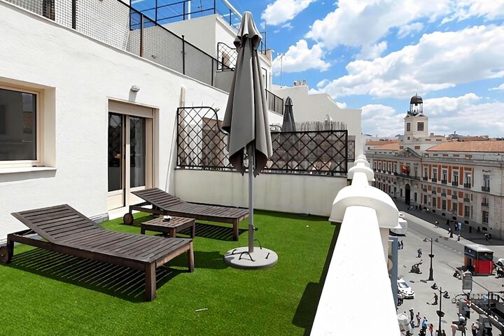 Exterior of Hotel Moderno Puerta del Sol
