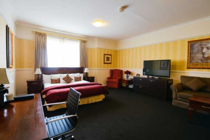 Room 12 of 37