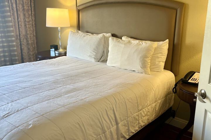 Room 10 of 112