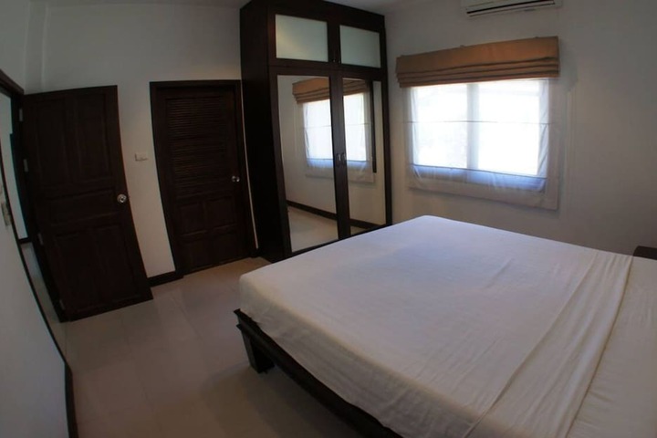 Room 5 of 15