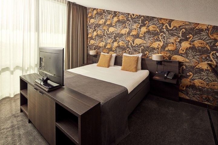 Room 10 of 49