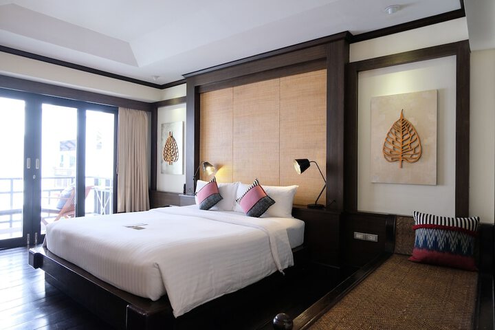 Room 28 of 144