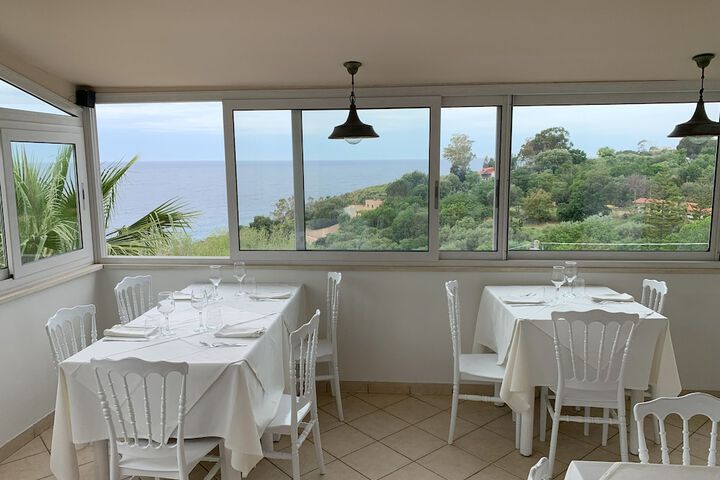Dining 45 of 80
