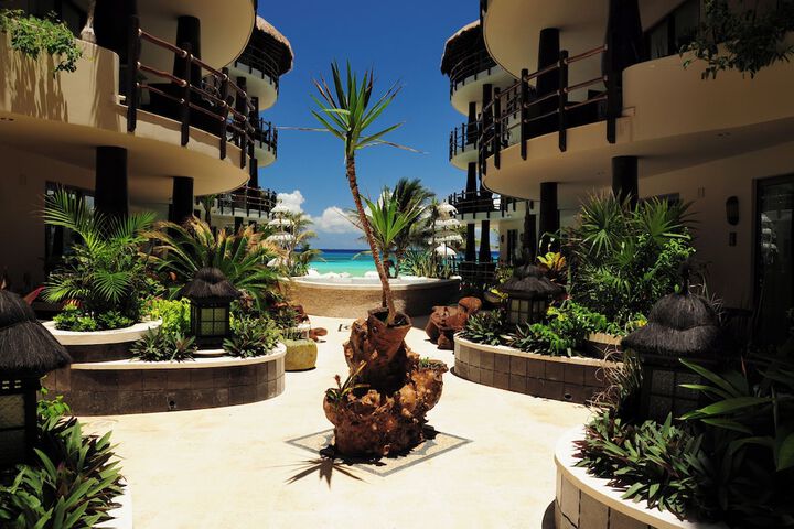 Hotel Exterior 184 of 204
