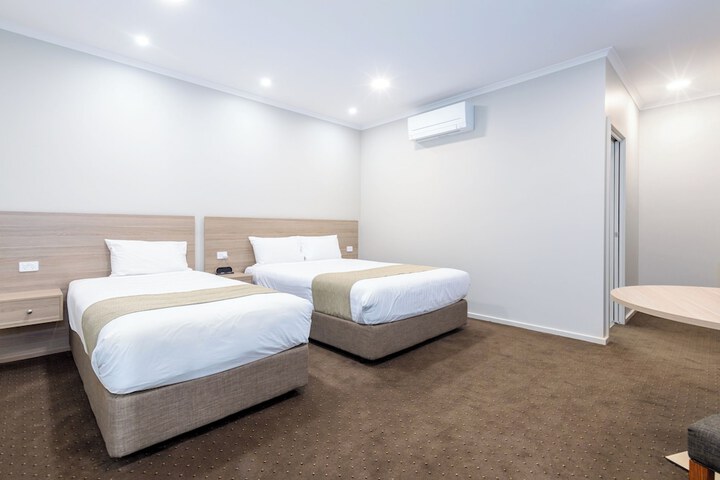 Room 15 of 32