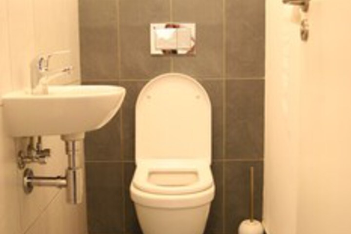 Room 18 of 275