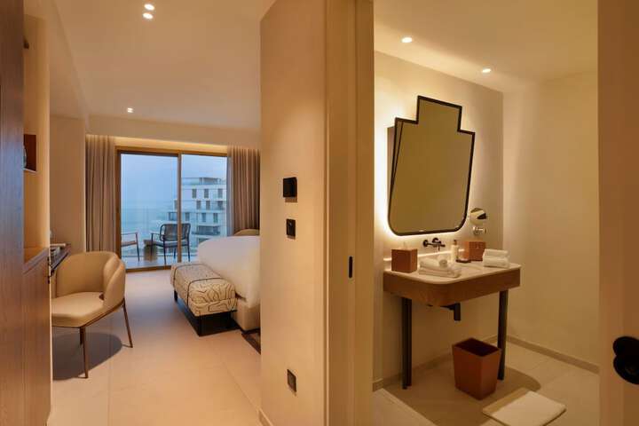 Room 21 of 51