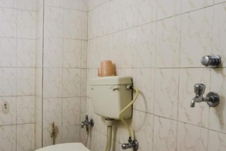 Room 48 of 61