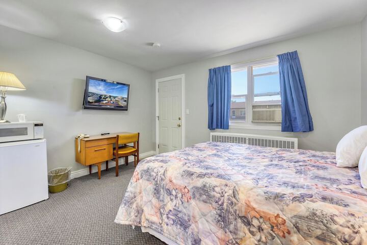 Room 28 of 72