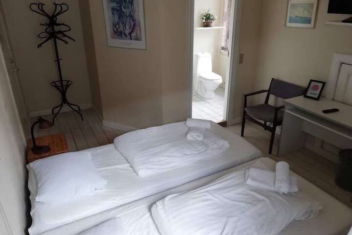 Room 9 of 30