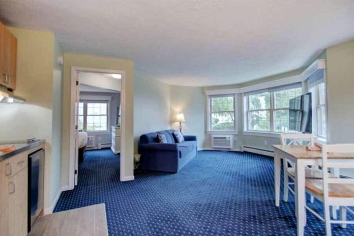 Room 12 of 138