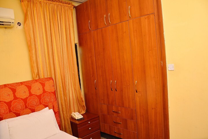 Room 18 of 94